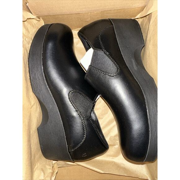 LILA Women's Slip-Resistant Work Clogs - Comfortable, Non-Slip 8.5 - Picture 2 of 4